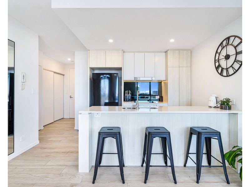 503/266 Stanhill Drive, Surfers Paradise QLD 4217