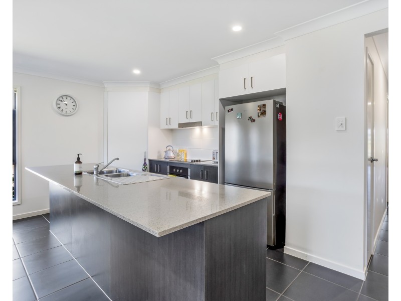 41 Bora Place, Ningi QLD 4511