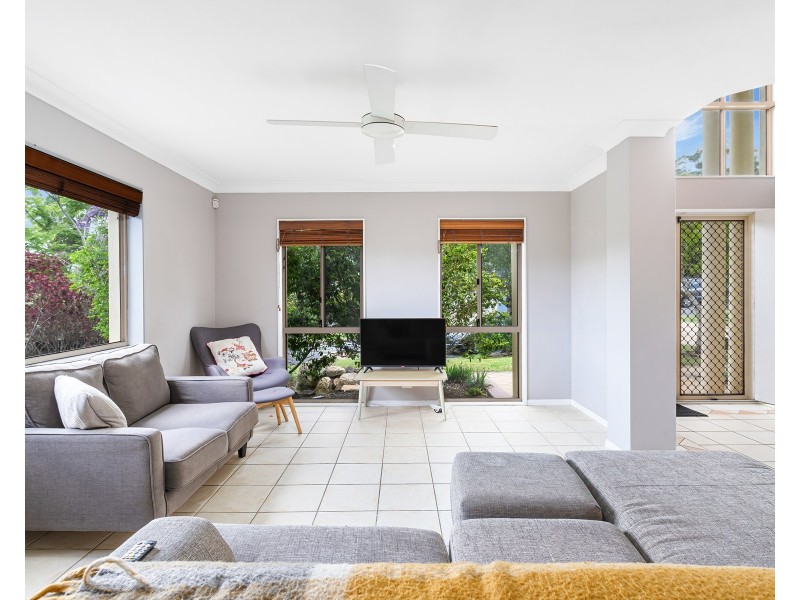 8 Dapples Court, Burleigh Heads QLD 4220