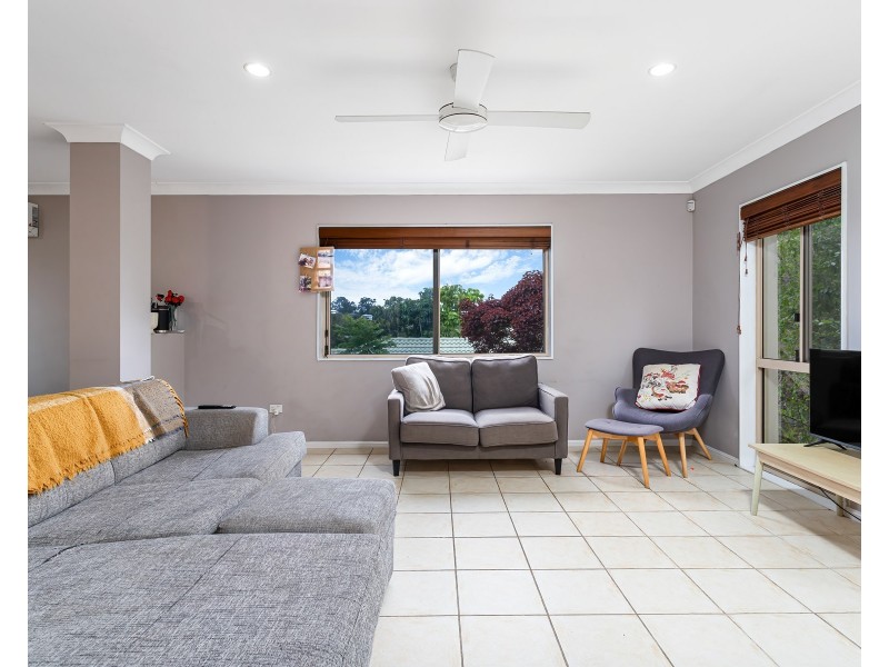 8 Dapples Court, Burleigh Heads QLD 4220