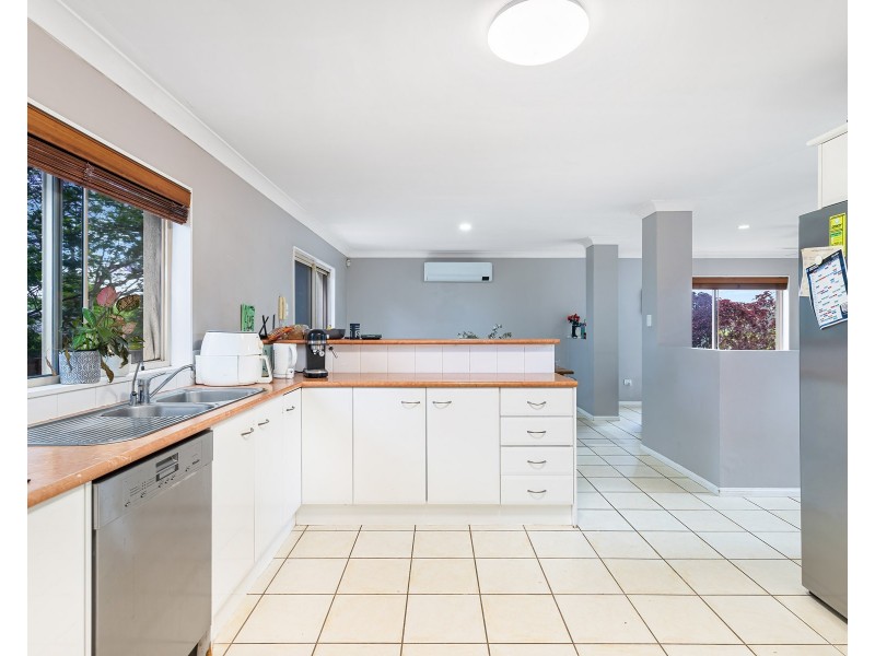 8 Dapples Court, Burleigh Heads QLD 4220