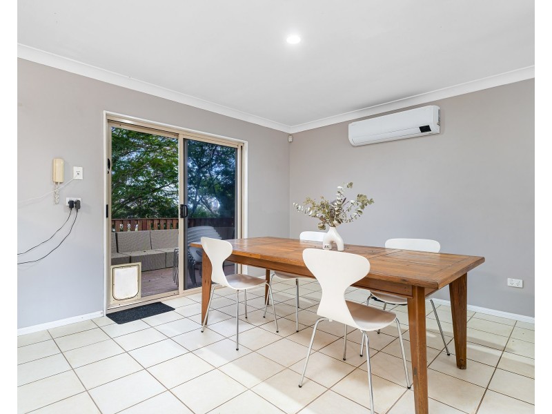 8 Dapples Court, Burleigh Heads QLD 4220