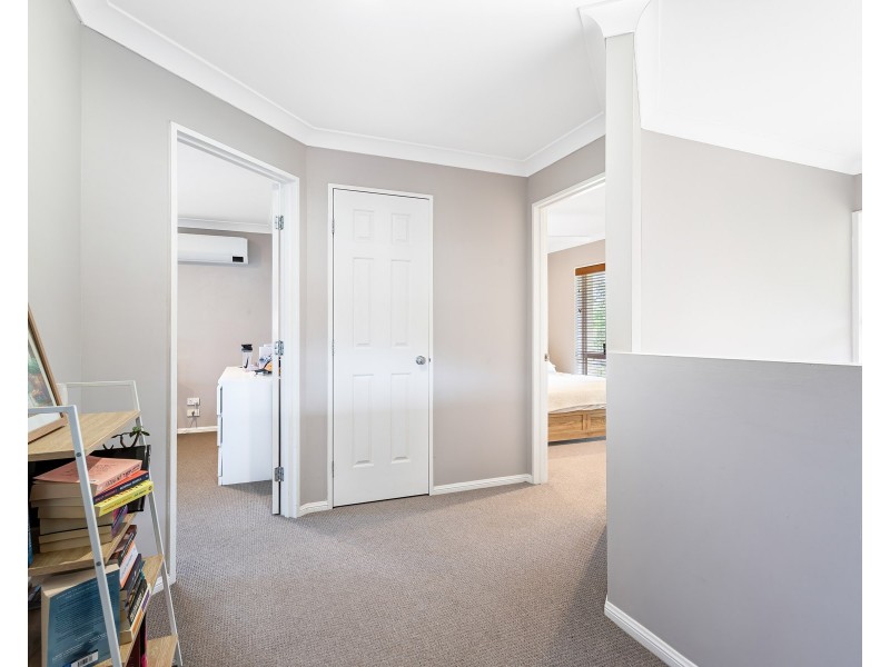 8 Dapples Court, Burleigh Heads QLD 4220