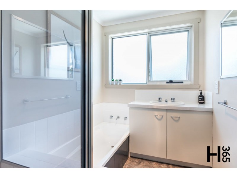 36 River Road, Ambleside TAS 7310