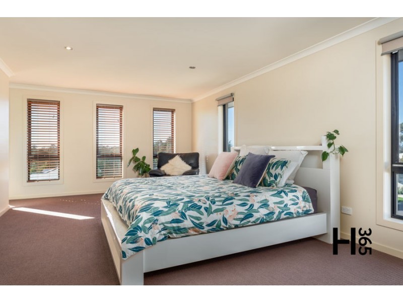 3 McCall Terrace, Stony Rise TAS 7310