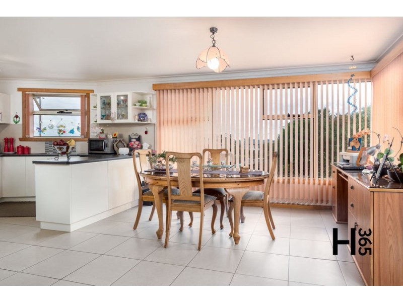 27 Manning Crescent, Devonport TAS 7310