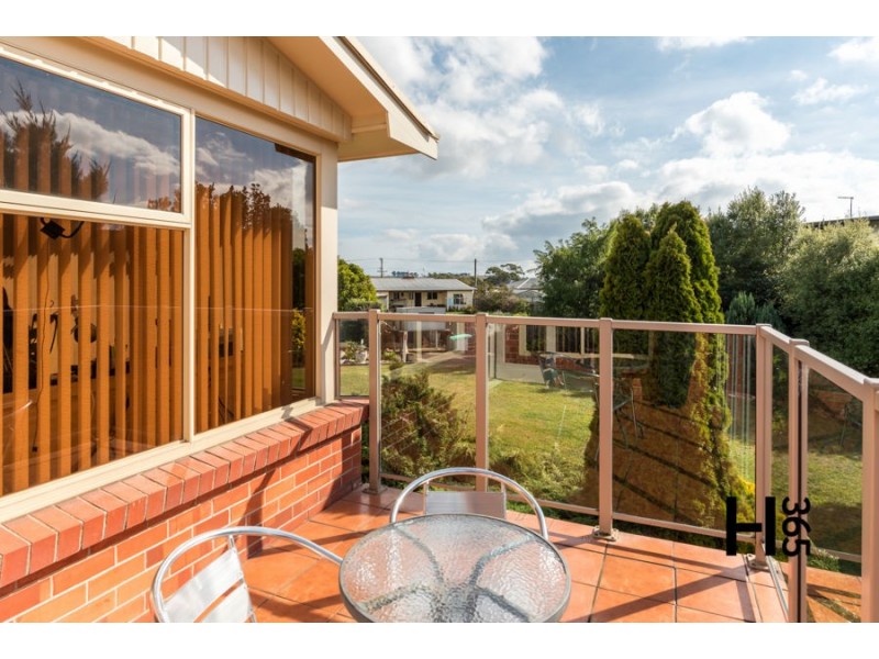 27 Manning Crescent, Devonport TAS 7310
