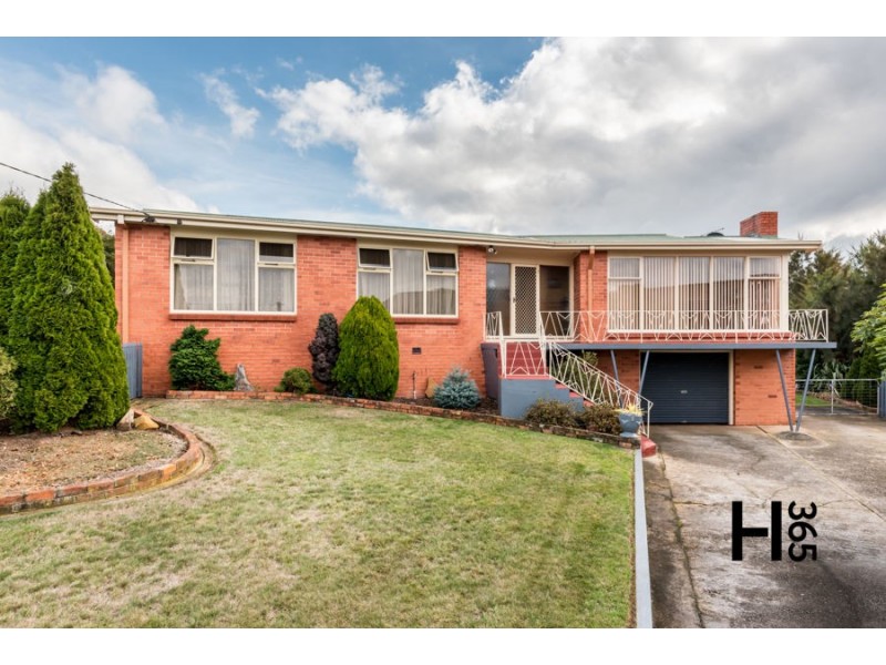 27 Manning Crescent, Devonport TAS 7310