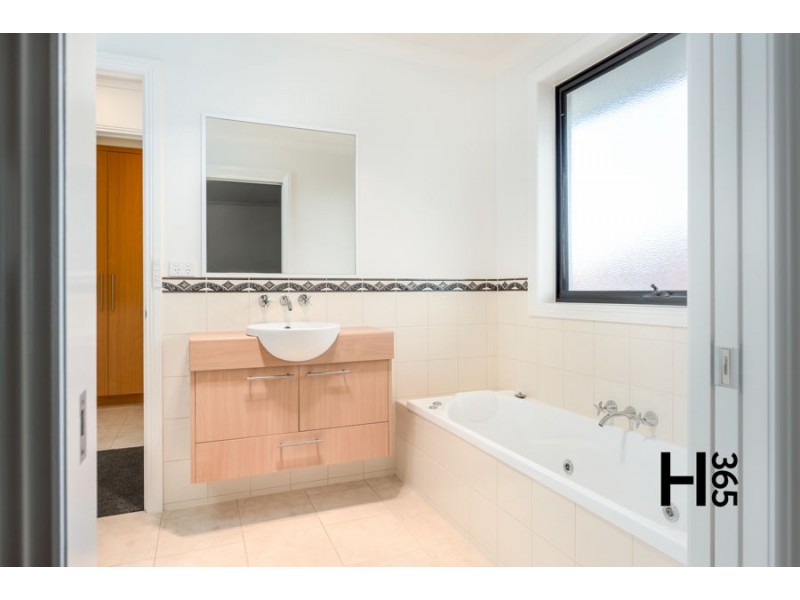 1/16 Langslow Drive, Miandetta TAS 7310