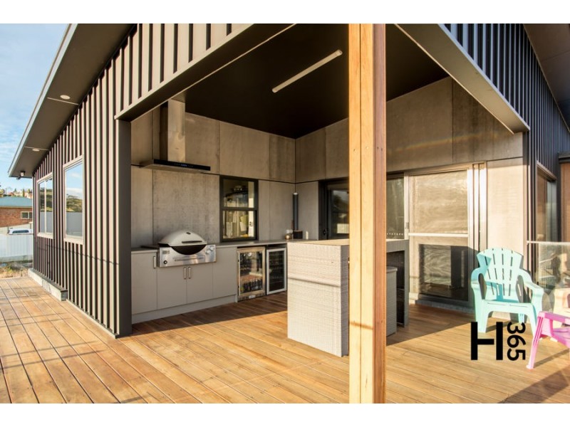 9 Tatiana Close, Devonport TAS 7310