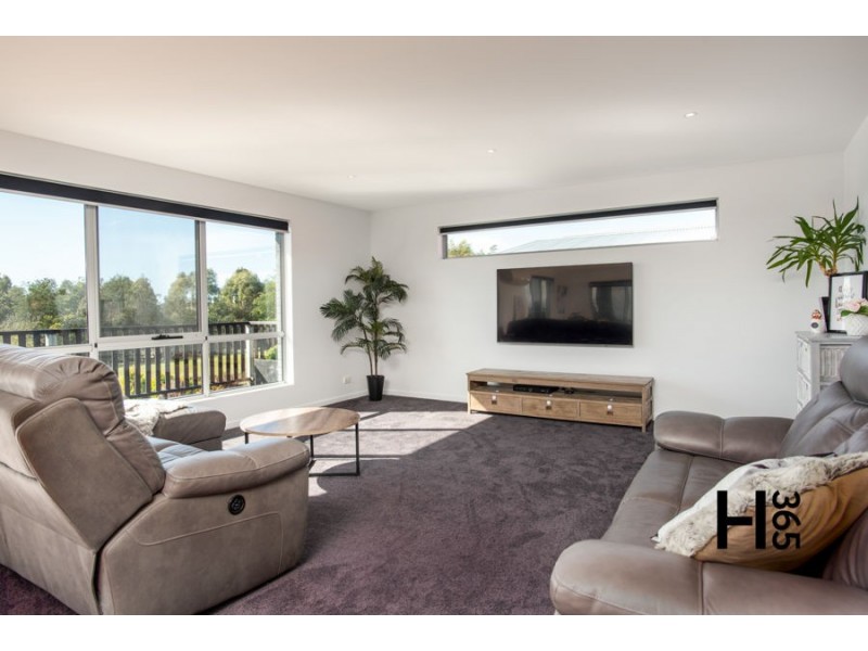 12 McCall Terrace, Stony Rise TAS 7310