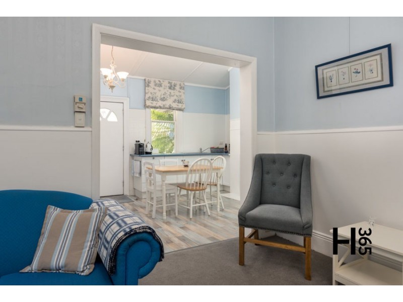 27 Victoria Parade, Devonport TAS 7310