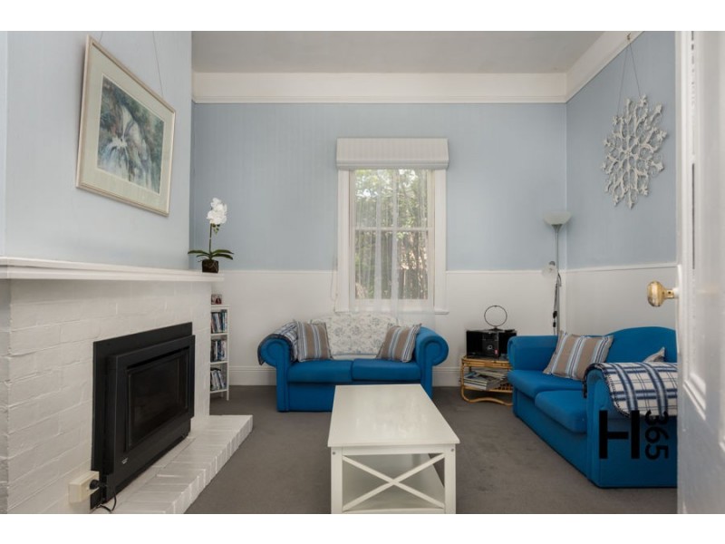 27 Victoria Parade, Devonport TAS 7310