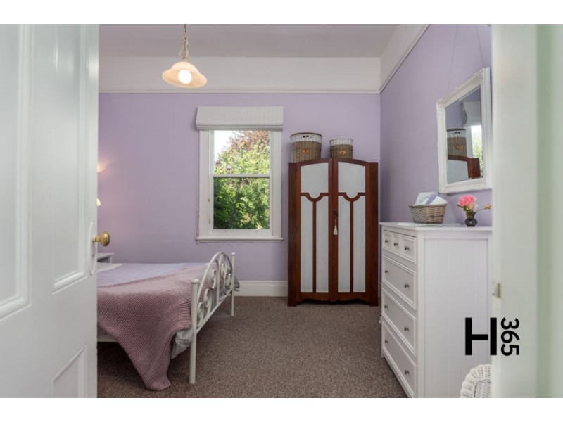 27 Victoria Parade, Devonport TAS 7310