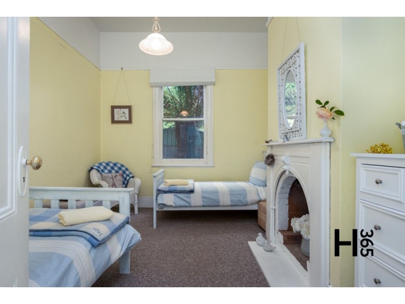 27 Victoria Parade, Devonport TAS 7310