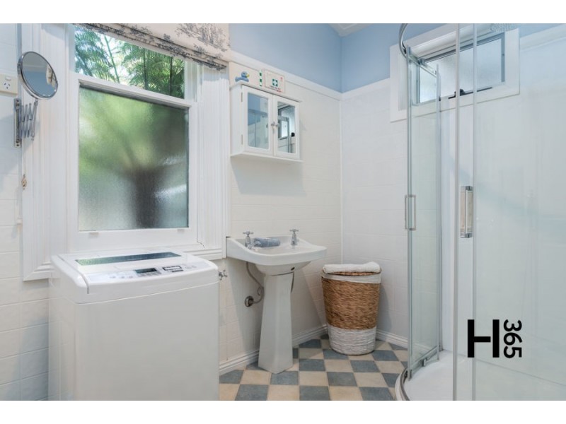 27 Victoria Parade, Devonport TAS 7310