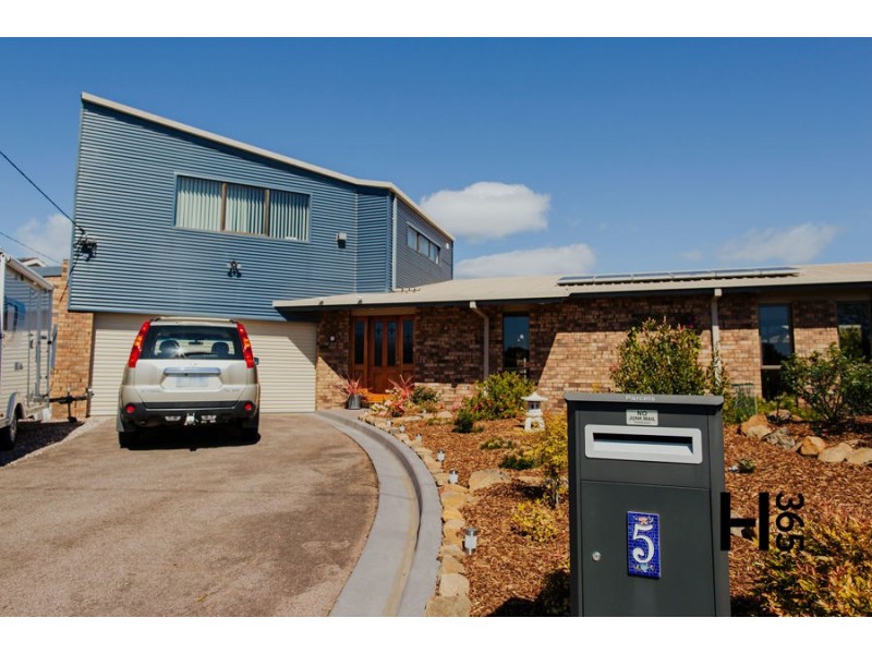 5 Cambridge Court, Devonport TAS 7310