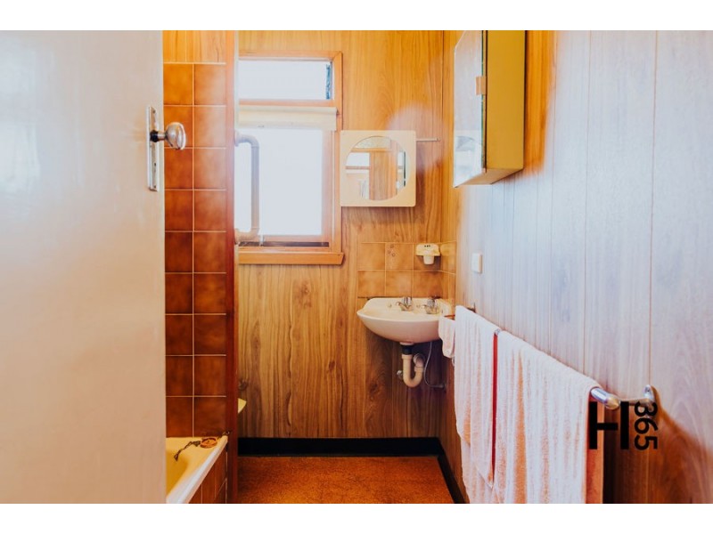 99 Middle Road, Miandetta TAS 7310