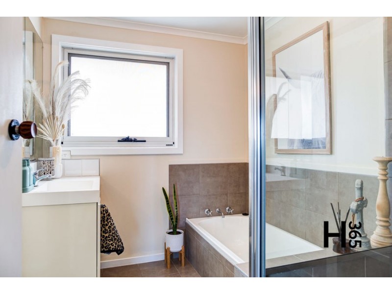 8 Fordham Drive, Devonport TAS 7310