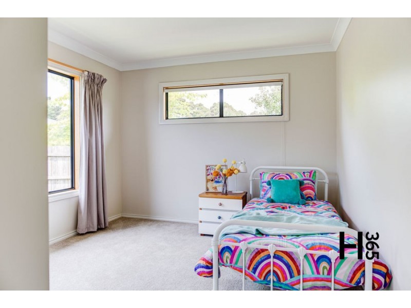 71 Lawrence Drive, Devonport TAS 7310
