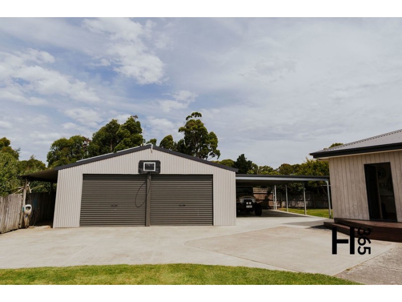 71 Lawrence Drive, Devonport TAS 7310