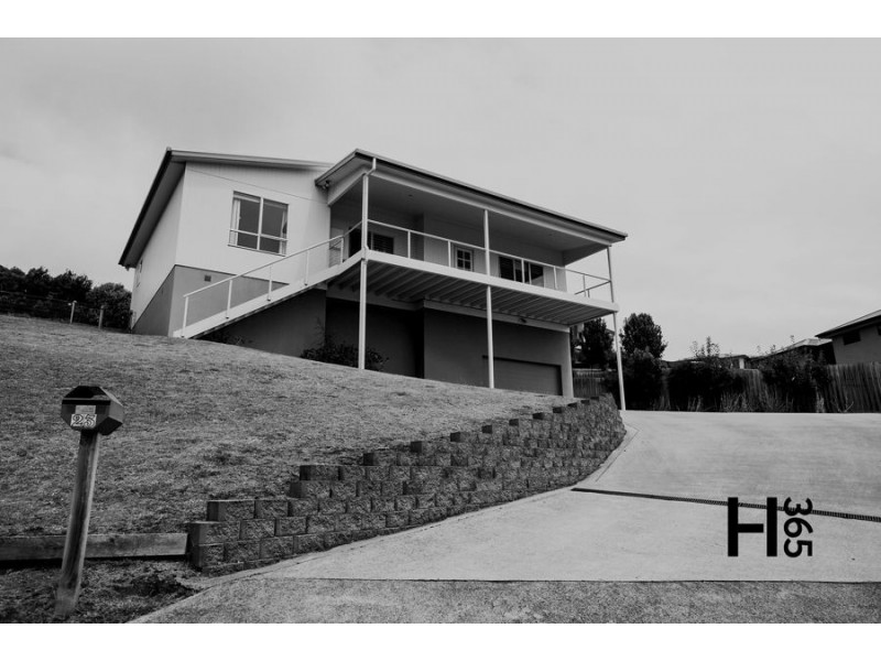 23 McCall Terrace, Stony Rise TAS 7310