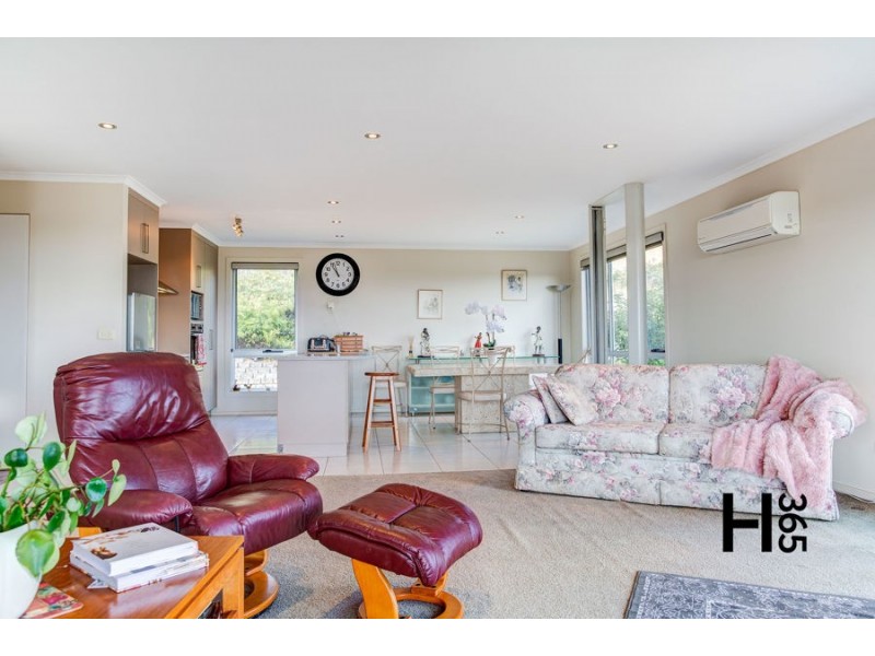 23 McCall Terrace, Stony Rise TAS 7310