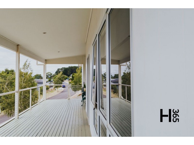 23 McCall Terrace, Stony Rise TAS 7310