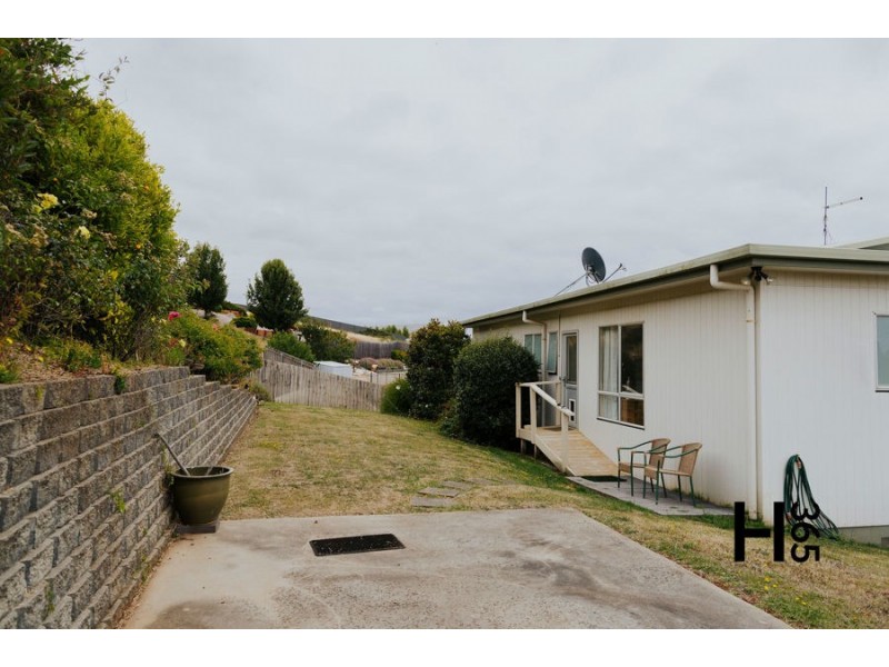 23 McCall Terrace, Stony Rise TAS 7310