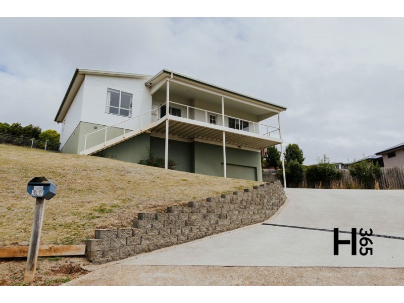 23 McCall Terrace, Stony Rise TAS 7310