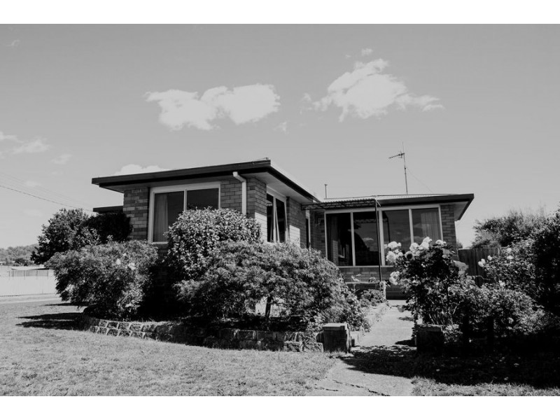 1 Niela Crescent, Miandetta TAS 7310