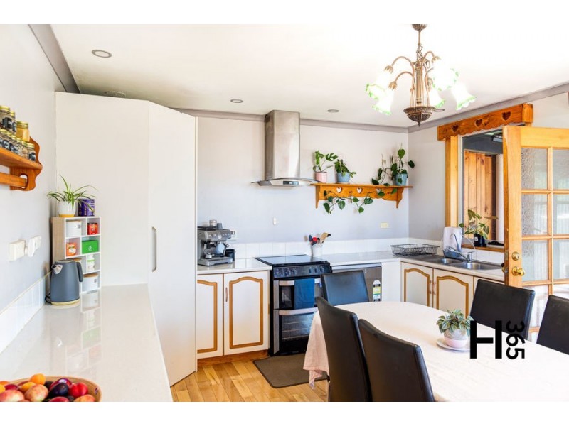 1 Niela Crescent, Miandetta TAS 7310