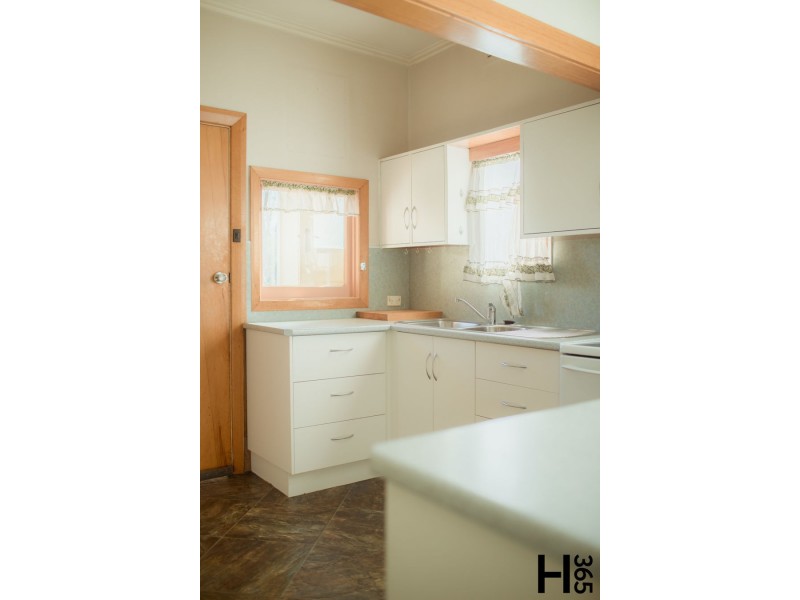 12 Hillcrest Road, Devonport TAS 7310