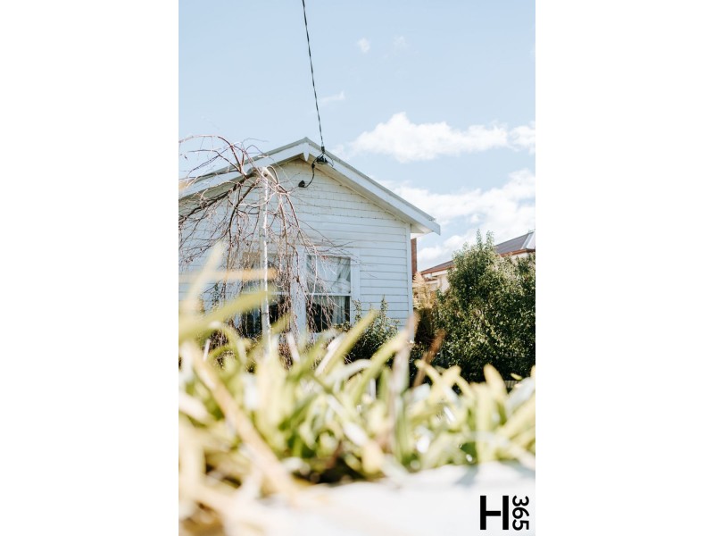 12 Hillcrest Road, Devonport TAS 7310
