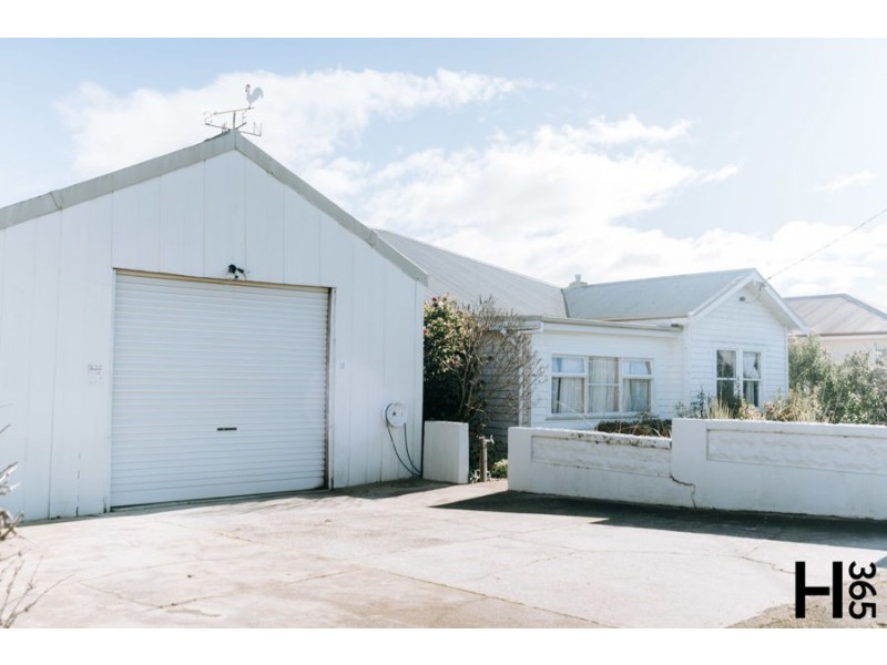 12 Hillcrest Road, Devonport TAS 7310