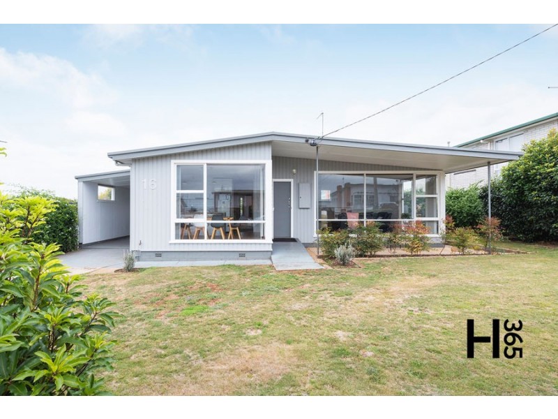 16 Manning Crescent, Devonport TAS 7310