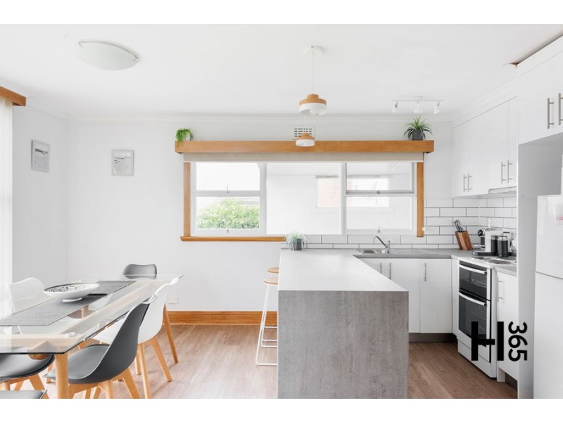 16 Manning Crescent, Devonport TAS 7310