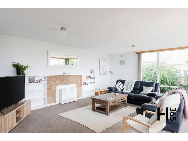 16 Manning Crescent, Devonport TAS 7310