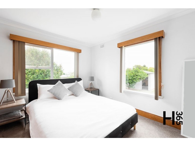 16 Manning Crescent, Devonport TAS 7310