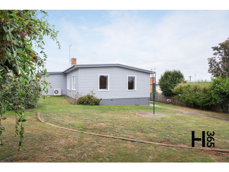 16 Manning Crescent, Devonport TAS 7310