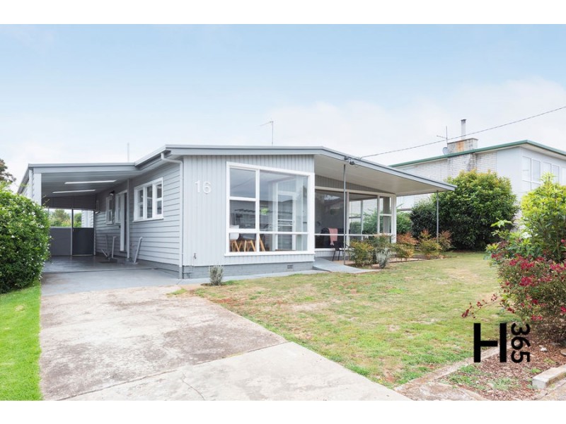 16 Manning Crescent, Devonport TAS 7310