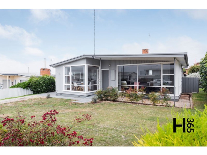 16 Manning Crescent, Devonport TAS 7310