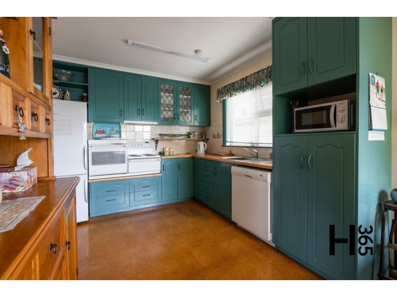 8 Churchill Avenue, Devonport TAS 7310