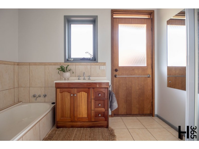 135 Winspears Road, East Devonport TAS 7310