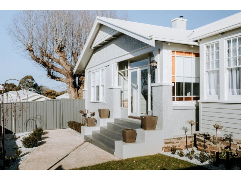 8 Ronald Street, Devonport TAS 7310