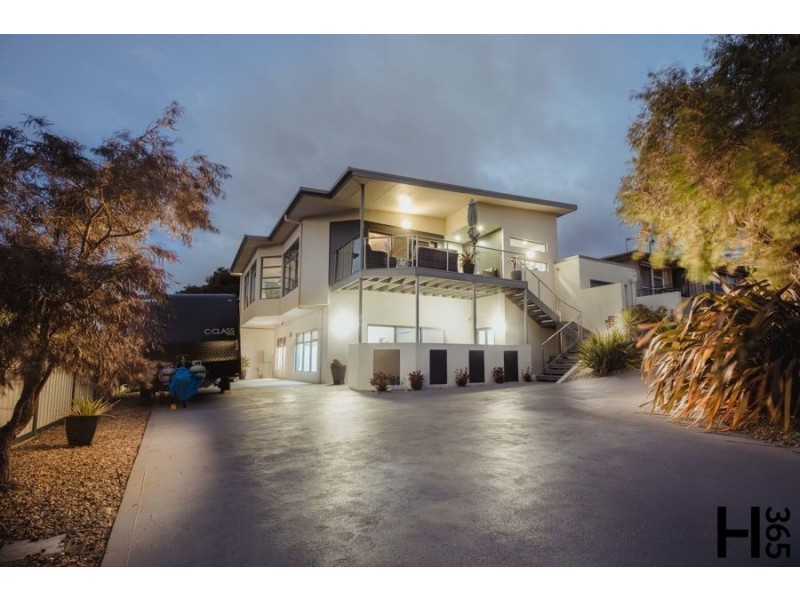 18 Richard Place, Ulverstone TAS 7315