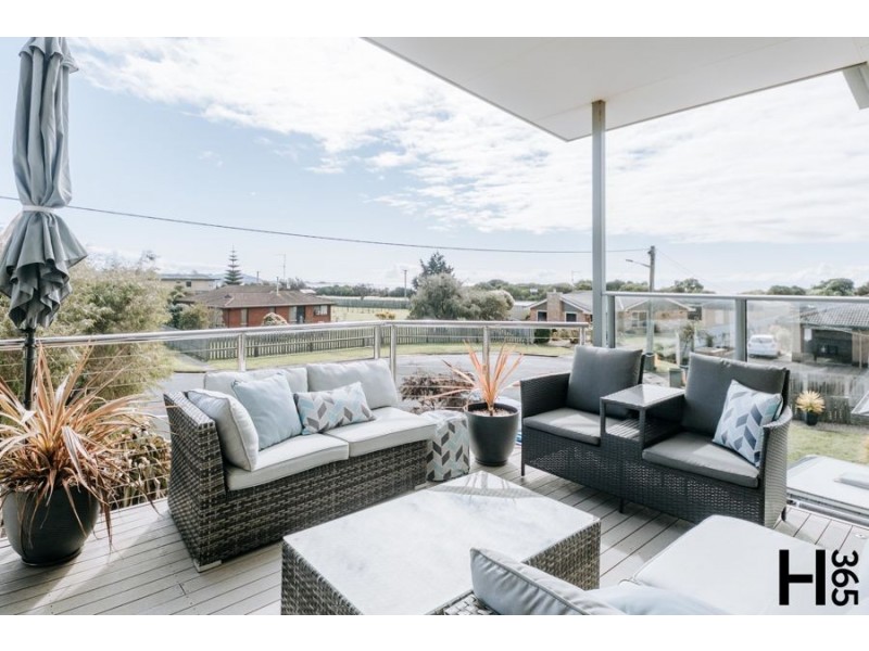 18 Richard Place, Ulverstone TAS 7315