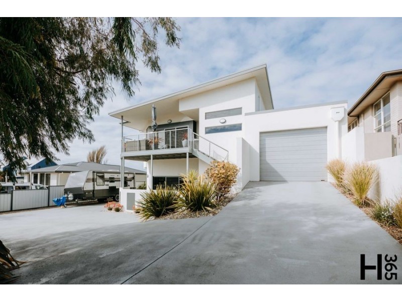 18 Richard Place, Ulverstone TAS 7315