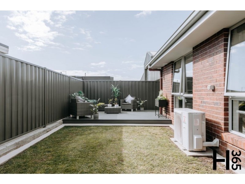 2/11 Cross Street, East Devonport TAS 7310