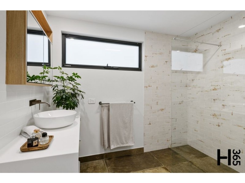2/19 Leary Avenue, Stony Rise TAS 7310